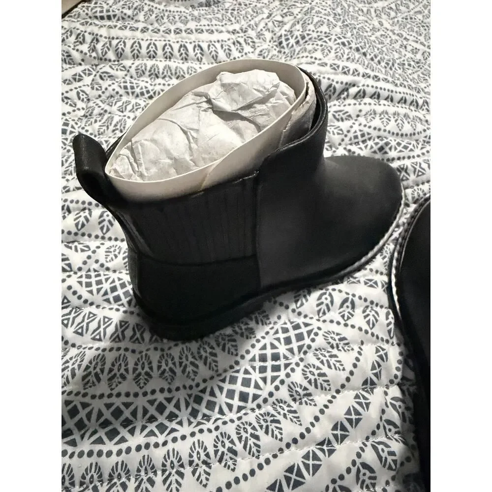 New In Box Nordstrom Girls Chelsea Boots Size 13 Black Pull On Ankle Kids